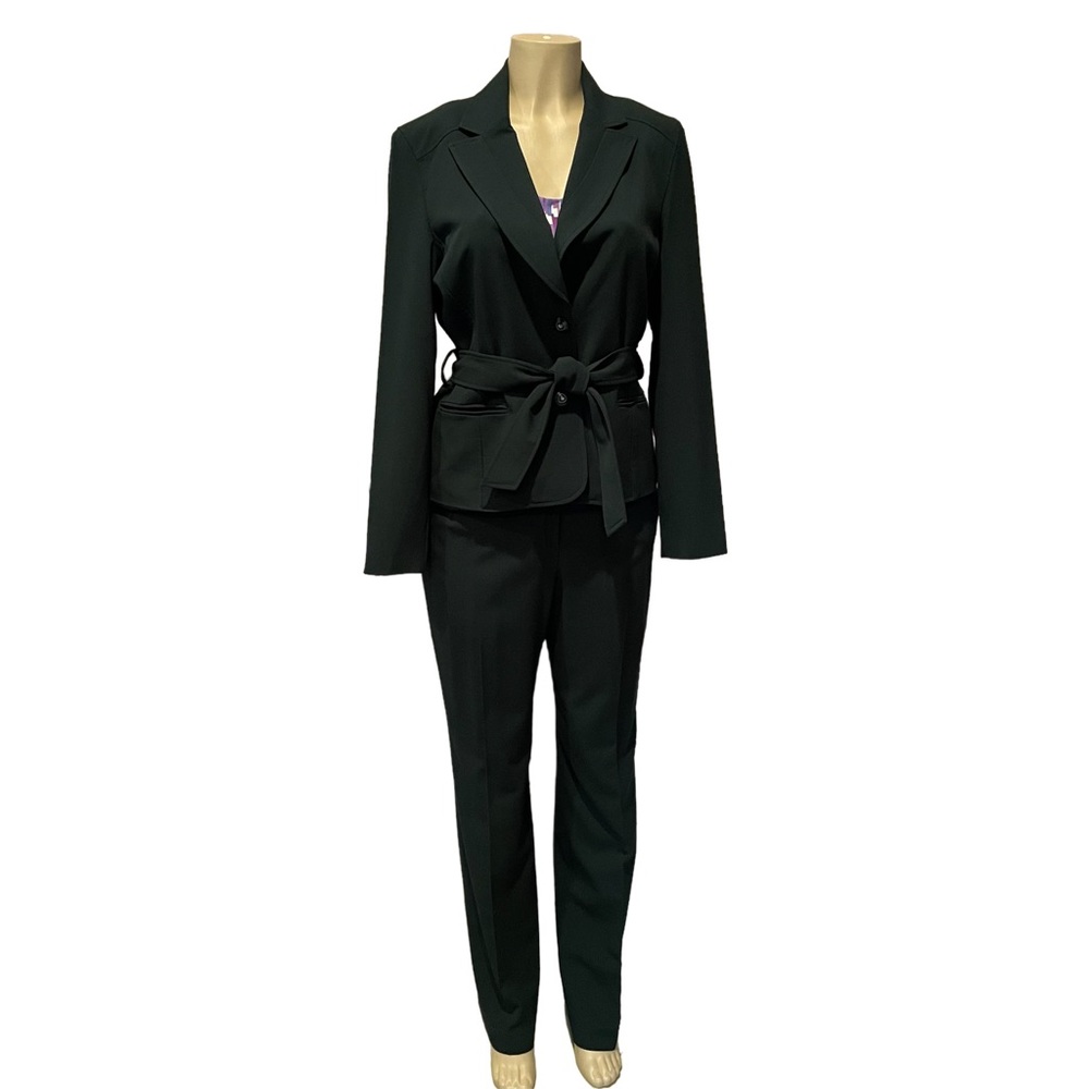 Hunter Green Modern Pant Suit EUC